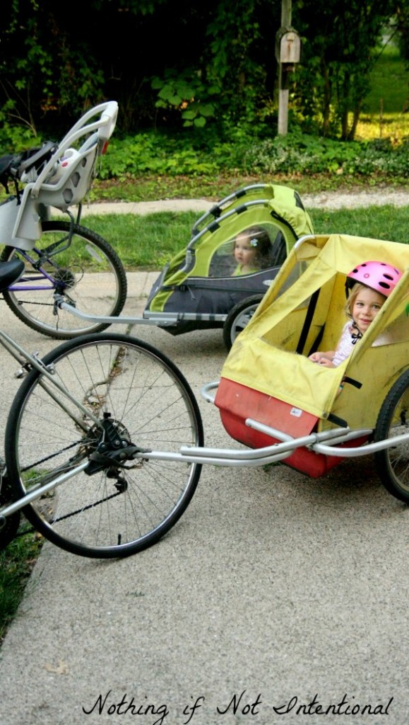 Bike seats, bike trailers, tandem bikes or cargo bikes. Which option is right for your family? 