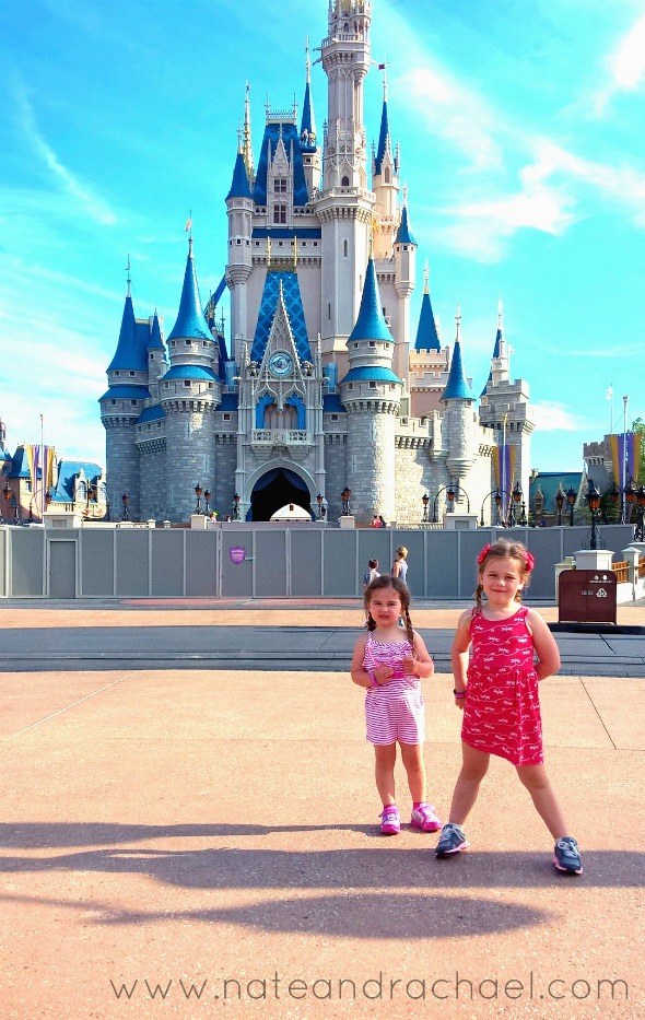 8 tips for taking a Disney family trip with grandparents! 